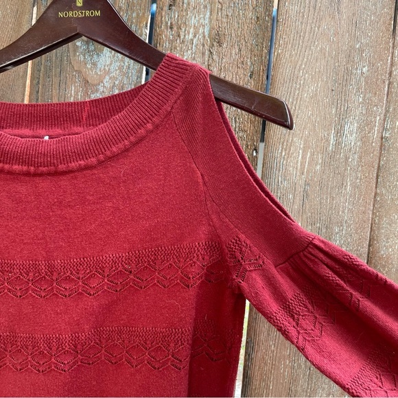 MAURICES Women's Red Cold Shoulder Lacy Knit Sweater Size XS - Picture 7 of 7